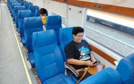 Kereta Ekonomi New Generation Resmi Meluncur, Tak Ada Kursi Tegak Ini Penggantinya Kereta Ekonomi New Generation Resmi Meluncur, Tak Ada Kursi Tegak Ini Penggantinya