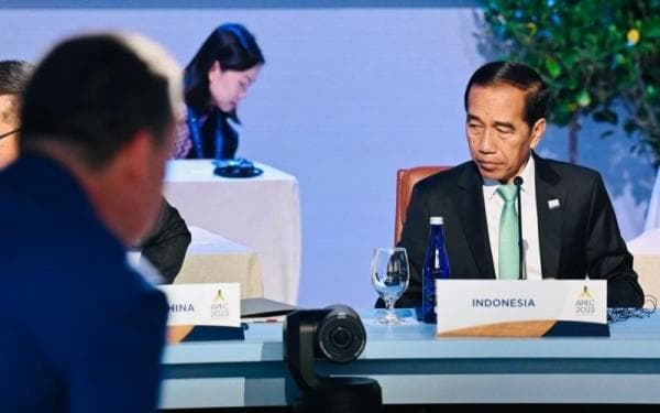 Temui Presiden MBZ, Presiden Jokowi Harap PEA Berikan Harga Minyak Secara Kompetitif 