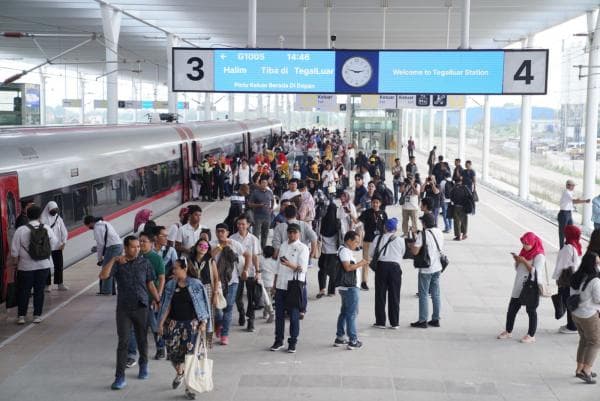 Kereta Cepat Whoosh Dongkrak Jumlah Wisatawan di Bandung, Ini Buktinya