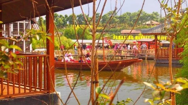 Berapa Harga Makanan di Floating Market Lembang? Berapa Harga Makanan di Floating Market Lembang?