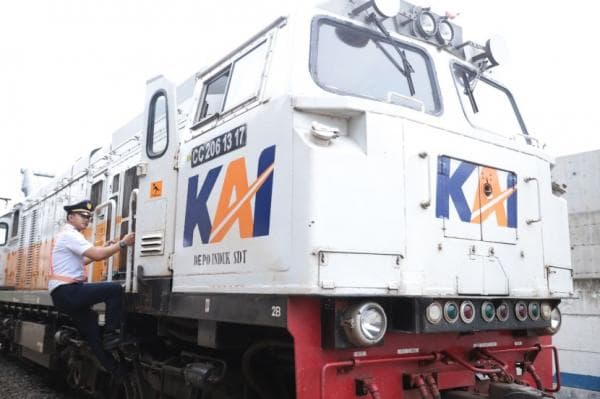 Segini Besaran Gaji Masinis Kereta Api Jarak Jauh dan Tunjangannya Segini Besaran Gaji Masinis Kereta Api Jarak Jauh dan Tunjangannya