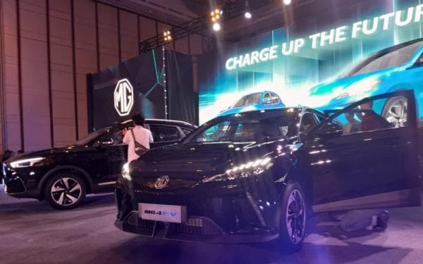 Mobil Listrik MG ZS EV dan MG 4 EV Resmi Dirakit di Indonesia, Harganya Makin Murah Mobil Listrik MG ZS EV dan MG 4 EV Resmi Dirakit di Indonesia, Harganya Makin Murah