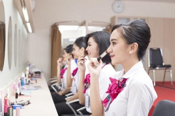Ingin Berprofesi sebagai Pramugari? Ketahui Apa Saja yang Dipelajari selama Masa Pelatihan Ingin Berprofesi sebagai Pramugari? Ketahui Apa Saja yang Dipelajari selama Masa Pelatihan