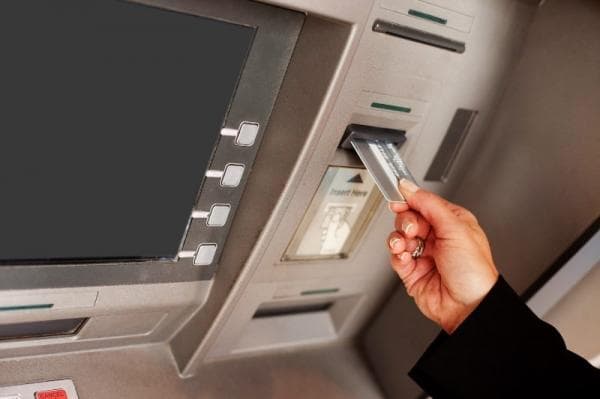 Apa Saja Ciri-Ciri ATM yang Dipasang Jebakan Penipuan?