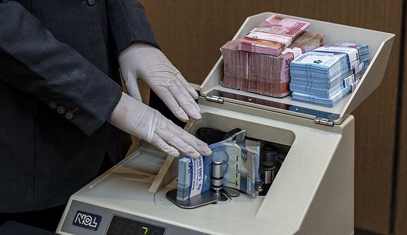 Fitch Ratings Pangkas Outlook Utang RI Jadi Negatif, Soroti Kondisi Fiskal Fitch Ratings Pangkas Outlook Utang RI Jadi Negatif, Soroti Kondisi Fiskal