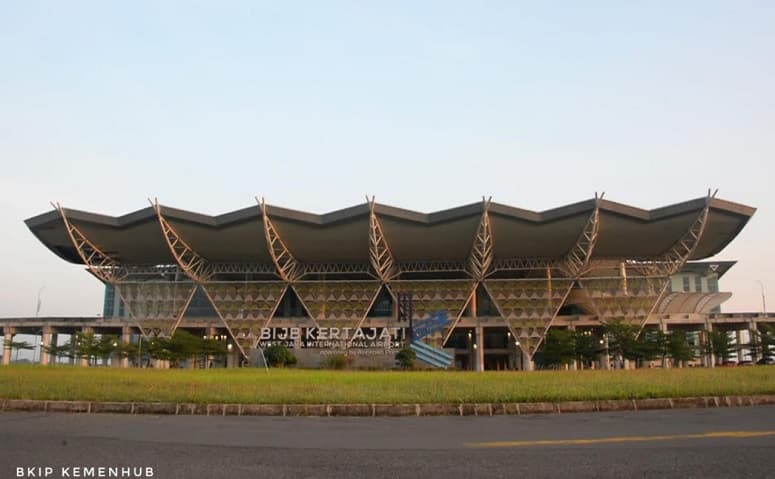 Bandara Kertajati bakal Disulap Jadi Pusat Bengkel Pesawat Hercules Bandara Kertajati bakal Disulap Jadi Pusat Bengkel Pesawat Hercules
