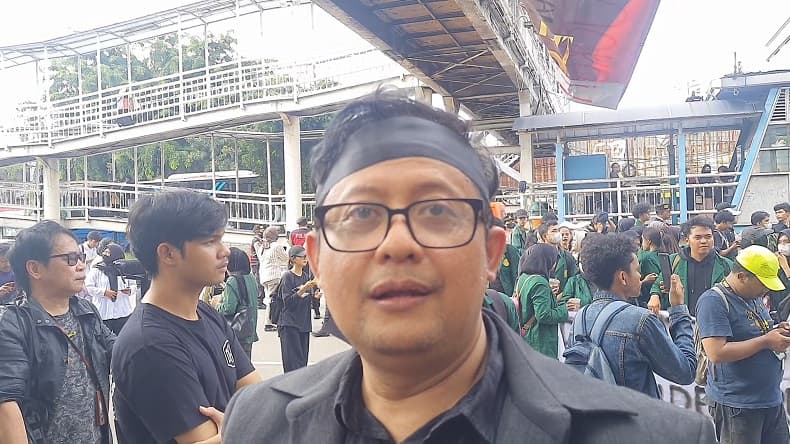 Dosen UNJ Ubedilah Badrun Dilaporkan ke Polisi terkait Pernyataan Prabowo-Gibran Beban Bangsa Dosen UNJ Ubedilah Badrun Dilaporkan ke Polisi terkait Pernyataan Prabowo-Gibran Beban Bangsa