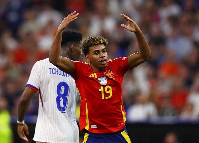 Profil dan Biodata Lamine Yamal: Bintang Muda Barcelona Blasteran Maroko dan Guinea Khatulistiwa Profil dan Biodata Lamine Yamal: Bintang Muda Barcelona Blasteran Maroko dan Guinea Khatulistiwa