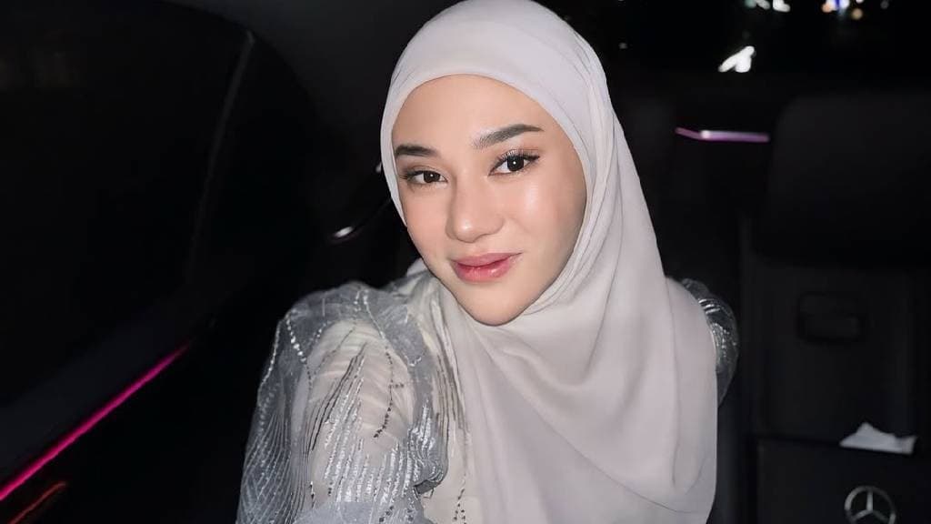 Reaksi Clara Shinta Lihat Video Panas Suaminya dengan Wanita Lain, Gemetaran! Reaksi Clara Shinta Lihat Video Panas Suaminya dengan Wanita Lain, Gemetaran!