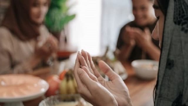 Jadwal Buka Puasa Surabaya Hari Ini 20 Februari 2026, Lengkap dengan Doa Berbuka Jadwal Buka Puasa Surabaya Hari Ini 20 Februari 2026, Lengkap dengan Doa Berbuka