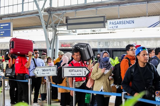 Libur Jumat Agung, 30.304 Penumpang Kereta Berangkat dari Daop 1 Jakarta Libur Jumat Agung, 30.304 Penumpang Kereta Berangkat dari Daop 1 Jakarta