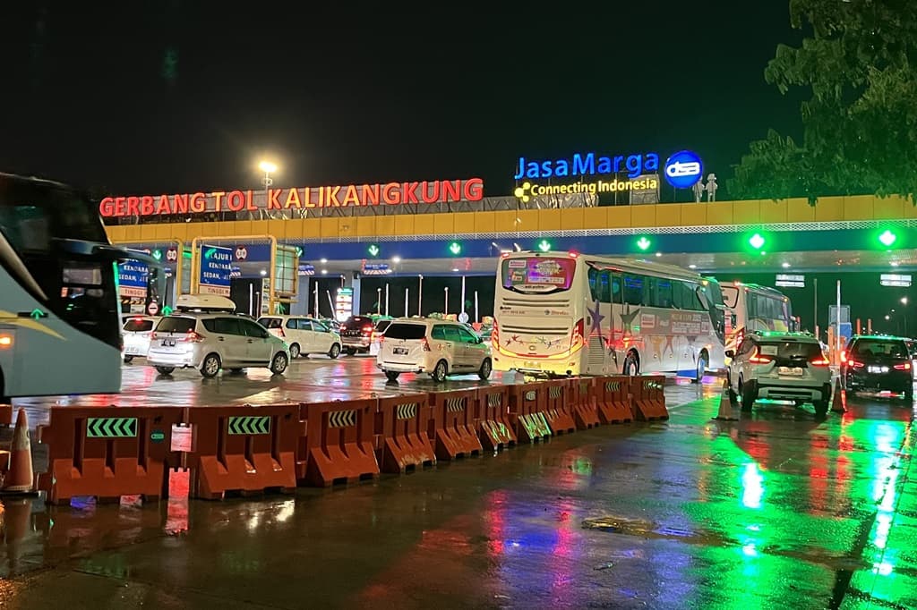 One Way Lokal GT Kalikangkung hingga Salatiga Dihentikan, Arus Lalin Normal One Way Lokal GT Kalikangkung hingga Salatiga Dihentikan, Arus Lalin Normal