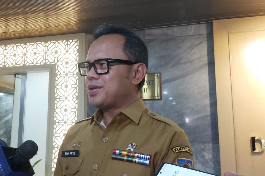 Heboh Usulan Denda Urus e-KTP Hilang, Wamendagri: Maksudnya Biaya Cetak Baru Heboh Usulan Denda Urus e-KTP Hilang, Wamendagri: Maksudnya Biaya Cetak Baru