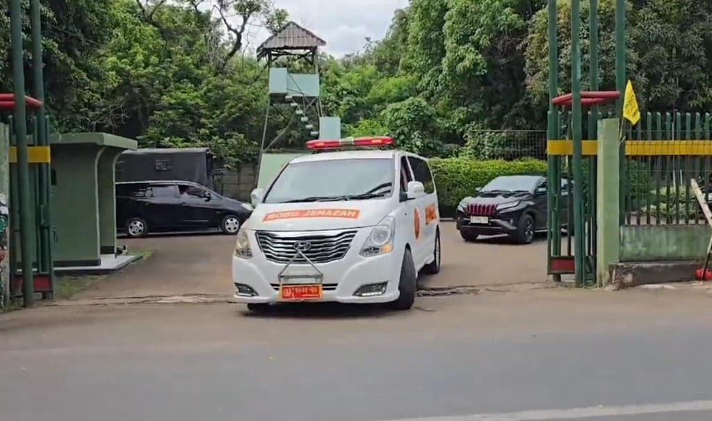 3 Anggota TNI Korban Ledakan Amunisi Disemayamkan di Gudang Pusat Amunisi III Pulogebang 3 Anggota TNI Korban Ledakan Amunisi Disemayamkan di Gudang Pusat Amunisi III Pulogebang