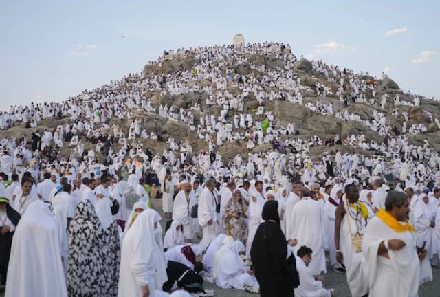 Jutaan Jemaah Bergerak ke Arafah, Puncak Haji Dimulai Hari Ini Jutaan Jemaah Bergerak ke Arafah, Puncak Haji Dimulai Hari Ini