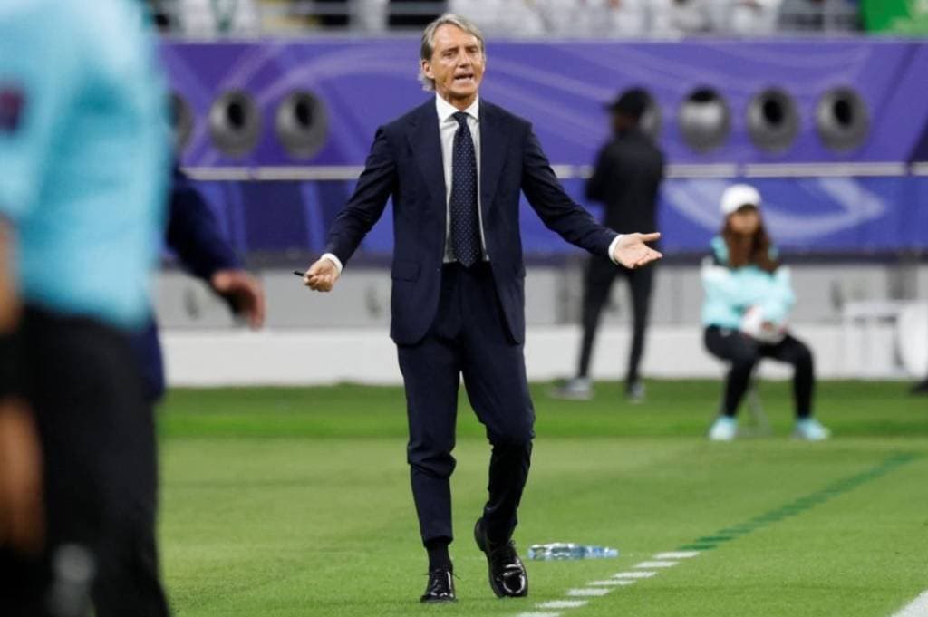 Roberto Mancini Siap Kembali Jadi Pelatih Timnas Italia, Gajinya Bikin Kaget! Roberto Mancini Siap Kembali Jadi Pelatih Timnas Italia, Gajinya Bikin Kaget!