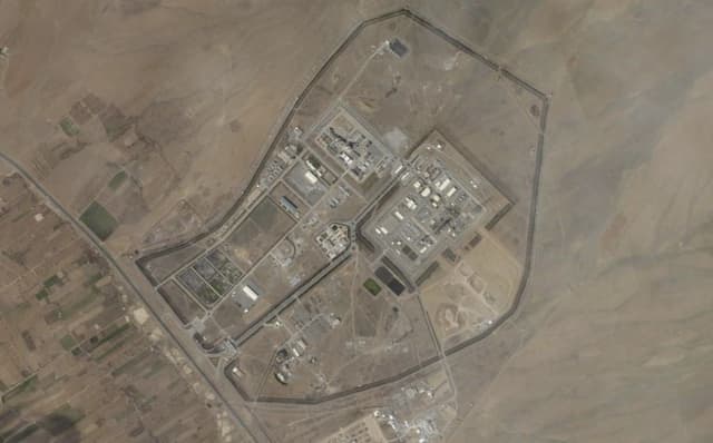 Trump Ingin Pastikan Iran Tak Punya Senjata Nuklir Trump Ingin Pastikan Iran Tak Punya Senjata Nuklir