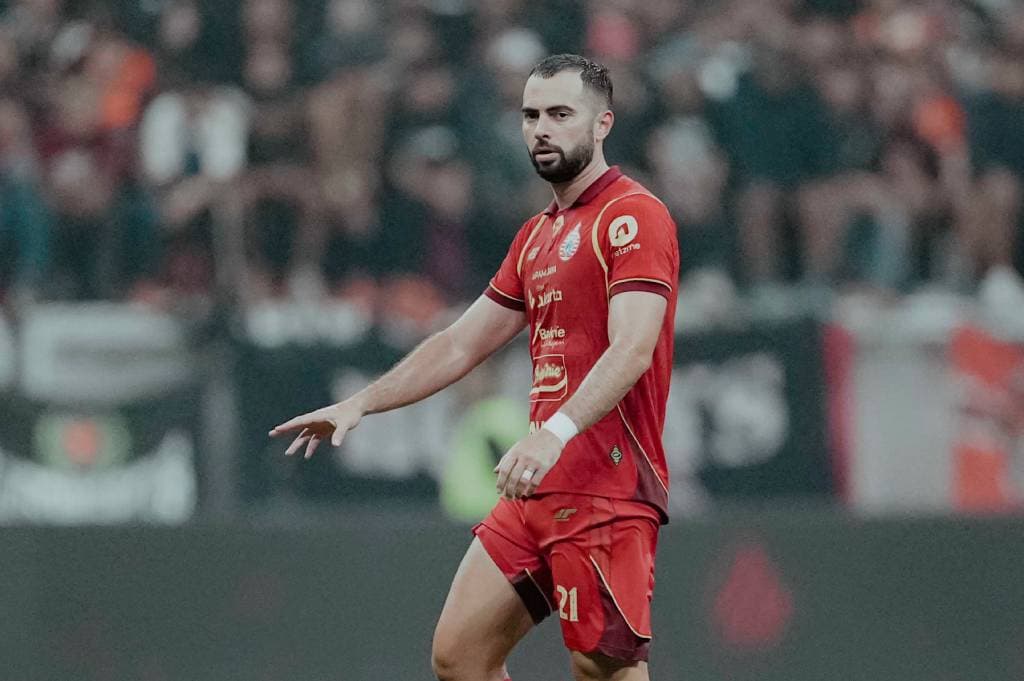 Jordi Amat Tak Ragu Jegal Egy Maulana Vikri Cs saat Persija Vs Dewa United Jordi Amat Tak Ragu Jegal Egy Maulana Vikri Cs saat Persija Vs Dewa United