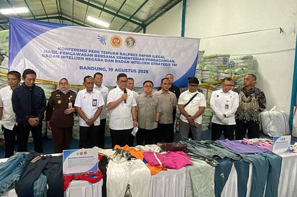 Mendag Budi Santoso Ungkap 7 Perusahaan Terlibat Impor Pakaian Bekas Ilegal di Bandung Raya Mendag Budi Santoso Ungkap 7 Perusahaan Terlibat Impor Pakaian Bekas Ilegal di Bandung Raya