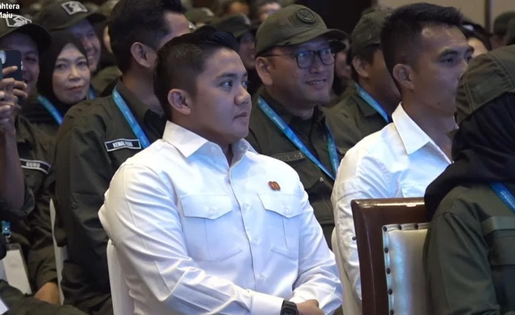 Seskab Teddy Didapuk Jadi Duta Sekolah Rakyat Seskab Teddy Didapuk Jadi Duta Sekolah Rakyat