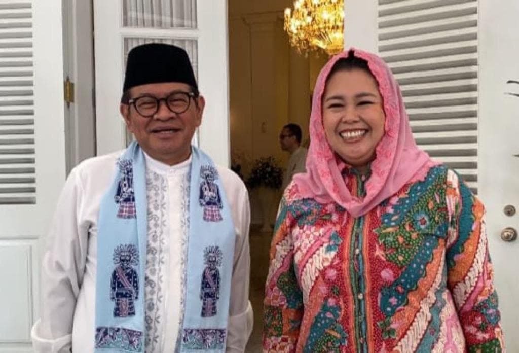 Yenny Wahid Pakai Emblem One Piece saat Temui Pramono: Tidak Usah Ditakuti dan Diberangus Yenny Wahid Pakai Emblem One Piece saat Temui Pramono: Tidak Usah Ditakuti dan Diberangus