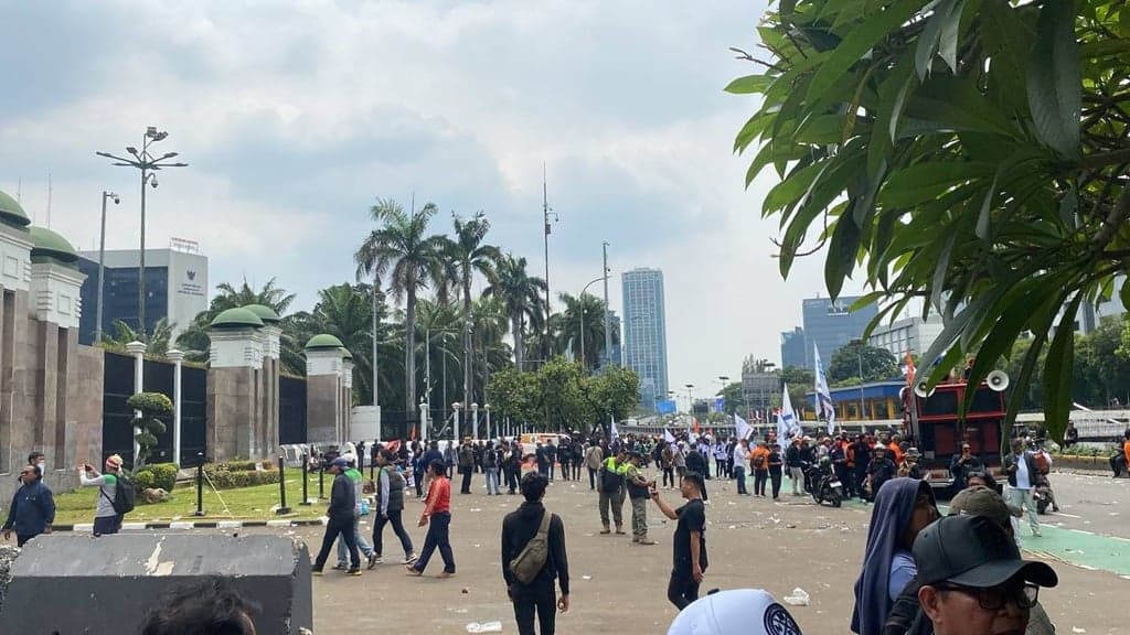 Demo Buruh di Depan DPR Bubar, Sempat Ricuh gegara Copet Demo Buruh di Depan DPR Bubar, Sempat Ricuh gegara Copet