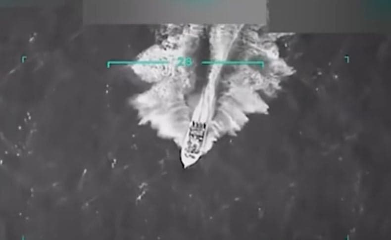 Amerika Lancarkan 21 Serangan terhadap Kapal Diduga Bawa Narkoba, 82 Orang Tewas Amerika Lancarkan 21 Serangan terhadap Kapal Diduga Bawa Narkoba, 82 Orang Tewas