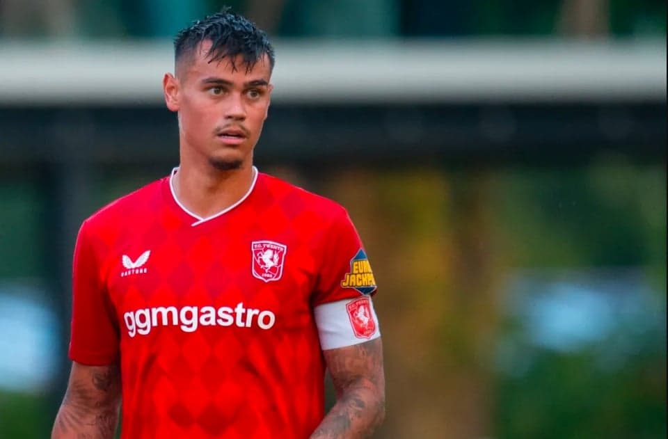 Dirtek FC Twente: Mees Hilgers Main Lagi Kalau Perpanjang Kontrak! Dirtek FC Twente: Mees Hilgers Main Lagi Kalau Perpanjang Kontrak!