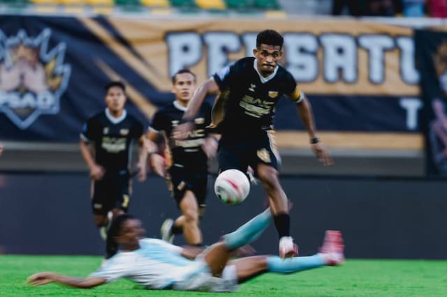 Ricky Kambuaya Tak Takut Lapangan Sintetis! Siap Guncang Manila Digger Ricky Kambuaya Tak Takut Lapangan Sintetis! Siap Guncang Manila Digger