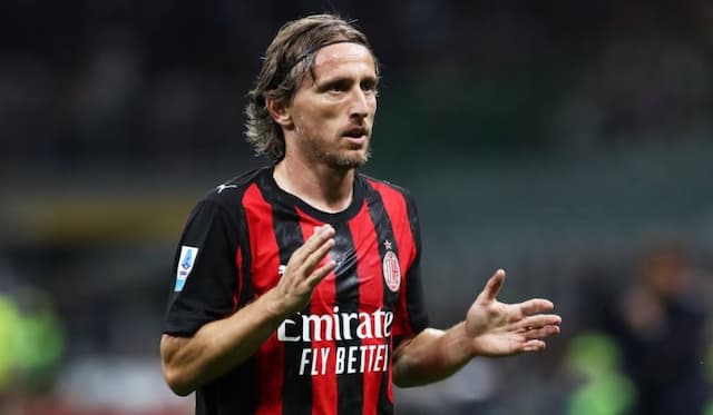 Luka Modric Pertimbangkan Pensiun setelah Proyek AC Milan Hancur Lebur Luka Modric Pertimbangkan Pensiun setelah Proyek AC Milan Hancur Lebur