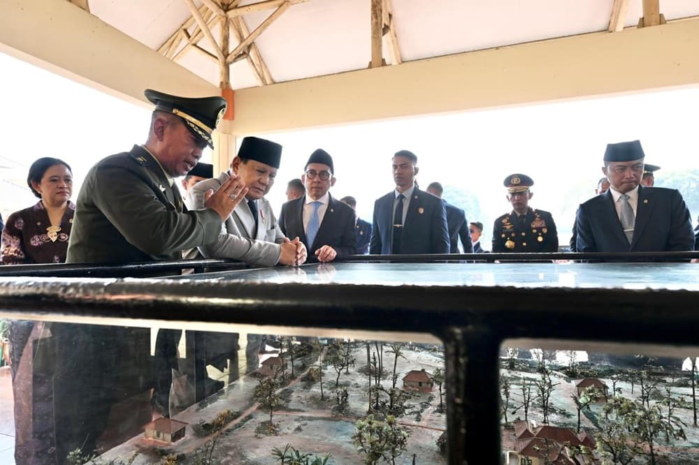 Foto-Foto Prabowo Kunjungi Museum Pengkhianatan PKI di Lubang Buaya Foto-Foto Prabowo Kunjungi Museum Pengkhianatan PKI di Lubang Buaya