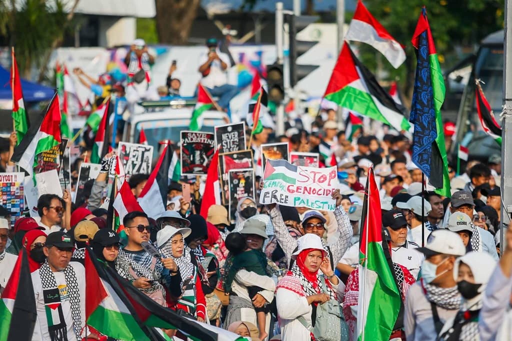Massa Aksi: Bela Palestina Bagian dari Jihad Kemanusiaan! Massa Aksi: Bela Palestina Bagian dari Jihad Kemanusiaan!