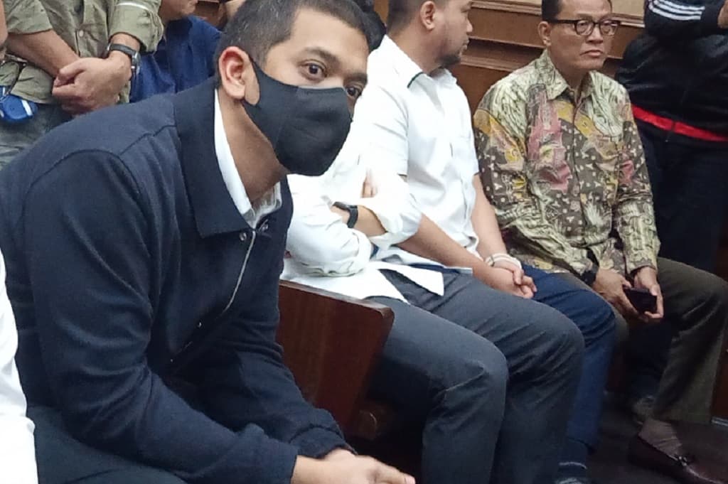 Anak Riza Chalid Tiba di Pengadilan Tipikor, Sidang Perdana Kasus Korupsi Minyak Pertamina Anak Riza Chalid Tiba di Pengadilan Tipikor, Sidang Perdana Kasus Korupsi Minyak Pertamina
