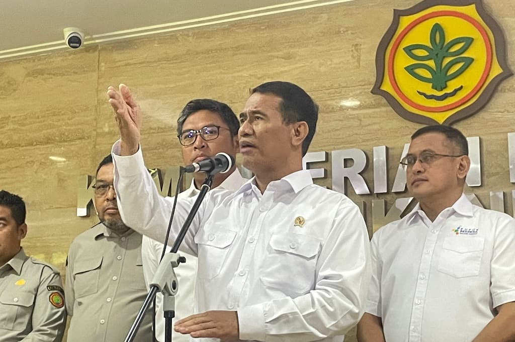 Mentan Amran Temukan 2.039 Kios Pupuk Nakal, Petani Rugi hingga Rp600 Miliar Mentan Amran Temukan 2.039 Kios Pupuk Nakal, Petani Rugi hingga Rp600 Miliar