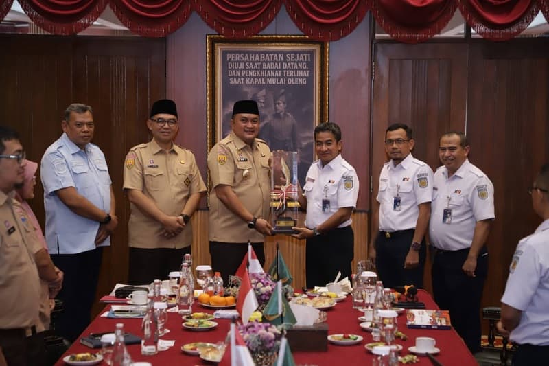 Bupati Bogor dan PT KAI Perkuat Sinergi, Kembangkan Sistem Transportasi Terpadu Bupati Bogor dan PT KAI Perkuat Sinergi, Kembangkan Sistem Transportasi Terpadu