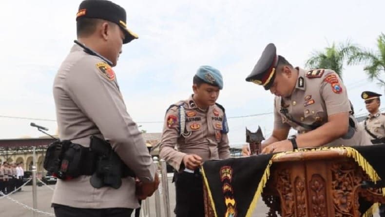 4 Pejabat Utama di Polres Tanjab Barat Resmi Berganti, Kasat Intelkam hingga Resnarkoba 4 Pejabat Utama di Polres Tanjab Barat Resmi Berganti, Kasat Intelkam hingga Resnarkoba