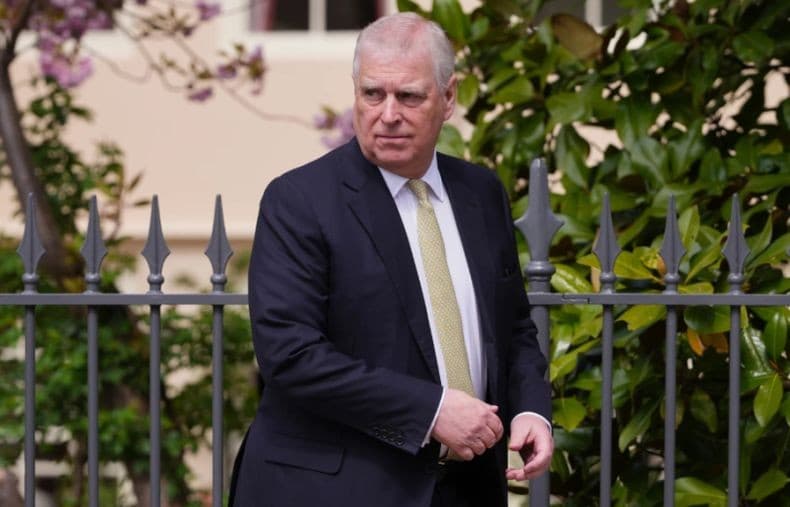 Pangeran Andrew Lepas Gelar Bangsawan, Begini Kisah Hubungannya dengan Predator Seks Epstein Pangeran Andrew Lepas Gelar Bangsawan, Begini Kisah Hubungannya dengan Predator Seks Epstein