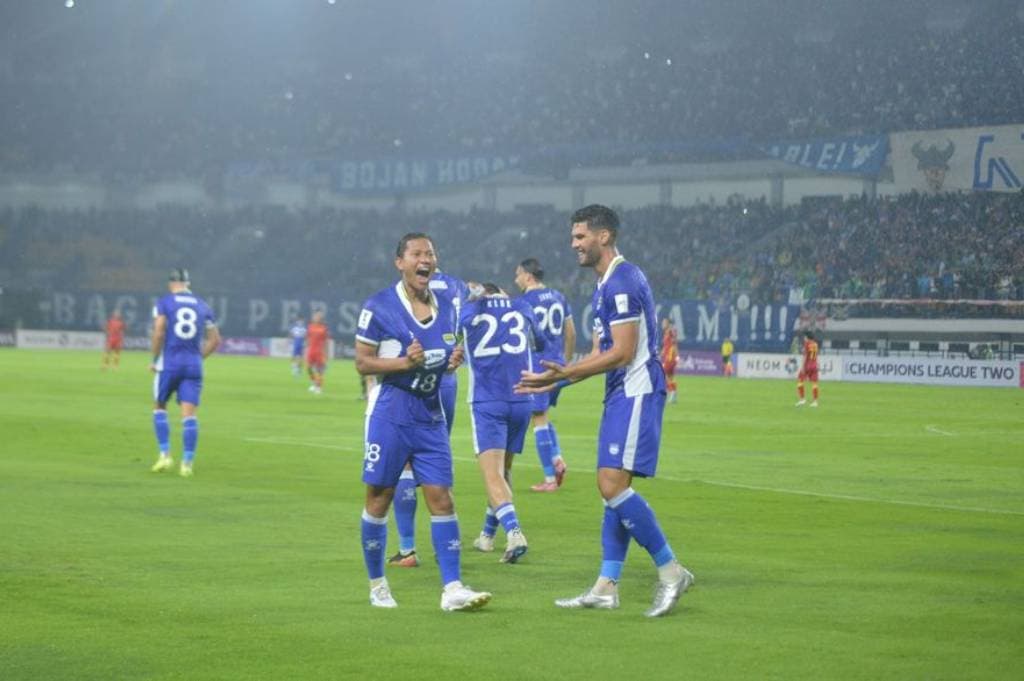 Hasil Persija vs Persib di Super League: Adam Alis Brace, Maung Bandung Menang 1-2 Hasil Persija vs Persib di Super League: Adam Alis Brace, Maung Bandung Menang 1-2