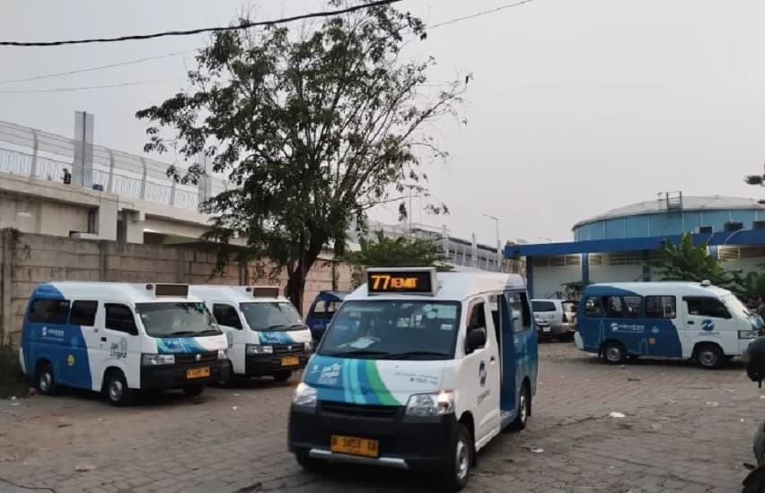 Viral ODGJ Aniaya Penumpang JakLingko di Jaksel, Langsung Dibawa ke RSJ Viral ODGJ Aniaya Penumpang JakLingko di Jaksel, Langsung Dibawa ke RSJ