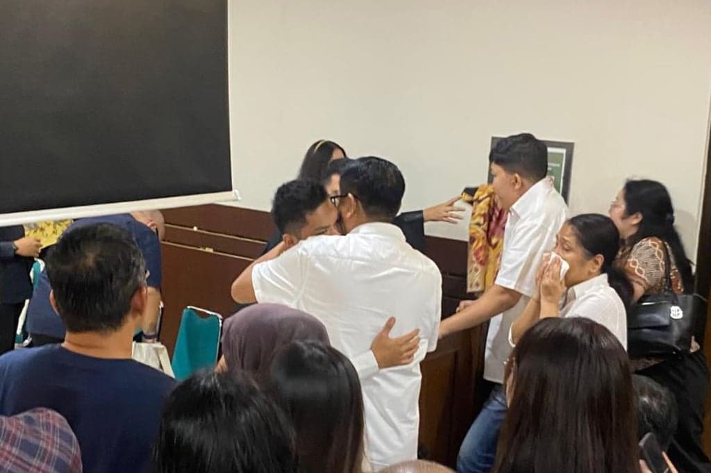 Christiano Pengemudi BMW Penabrak Argo Mahasiswa UGM hingga Tewas Divonis 14 Bulan Penjara Christiano Pengemudi BMW Penabrak Argo Mahasiswa UGM hingga Tewas Divonis 14 Bulan Penjara