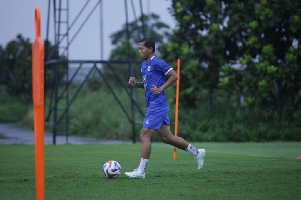 Adam Alis Tabuh Genderang Perang Jelang Persib Lawan Ratchaburi FC di ACL 2 Adam Alis Tabuh Genderang Perang Jelang Persib Lawan Ratchaburi FC di ACL 2