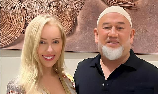 Geger! Penyanyi AS Brittany Porter Tak Sadar Dinikahi Sultan Kelantan Muhammad V, Endingnya Menyedihkan Geger! Penyanyi AS Brittany Porter Tak Sadar Dinikahi Sultan Kelantan Muhammad V, Endingnya Menyedihkan