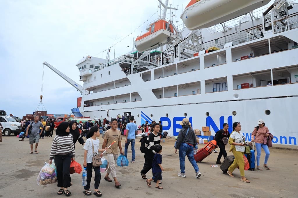 Kemenhub Siapkan 841 Kapal untuk Angkut 3,2 Juta Penumpang pada Mudik Lebaran 2026 Kemenhub Siapkan 841 Kapal untuk Angkut 3,2 Juta Penumpang pada Mudik Lebaran 2026