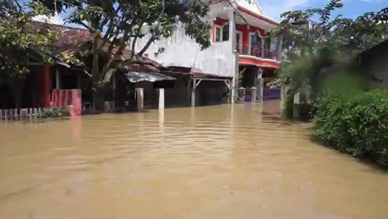 Bandung Diterjang Banjir dan Longsor, Pemkab Tetapkan Status Tanggap Darurat Bandung Diterjang Banjir dan Longsor, Pemkab Tetapkan Status Tanggap Darurat