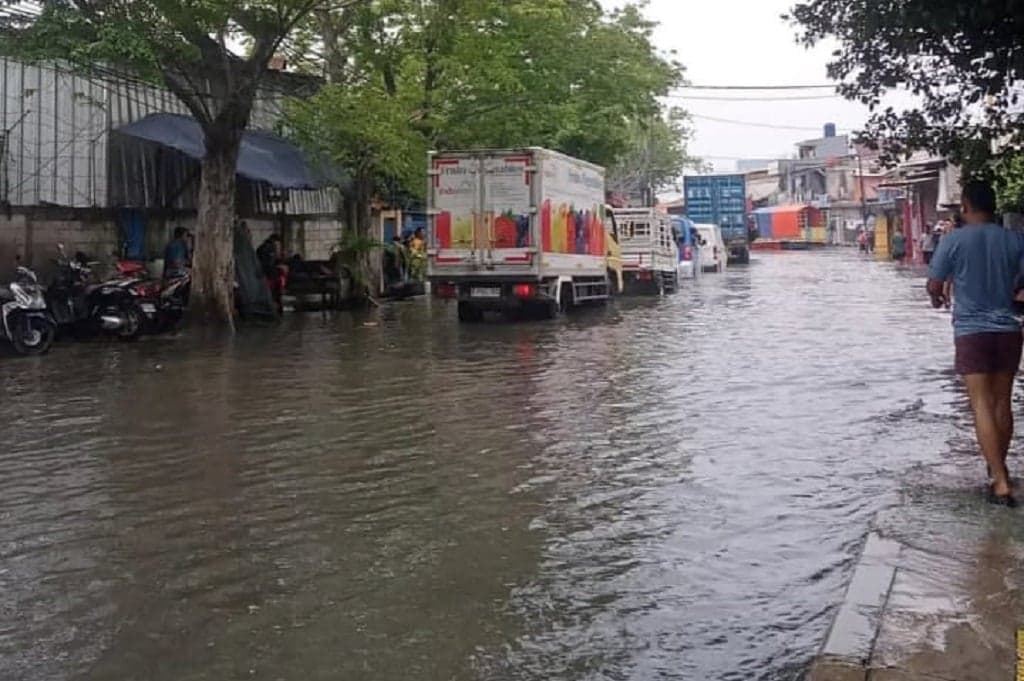 Jakut dan Kepulauan Seribu Diterjang Banjir Rob, 23 RT Tergenang Air Laut Jakut dan Kepulauan Seribu Diterjang Banjir Rob, 23 RT Tergenang Air Laut