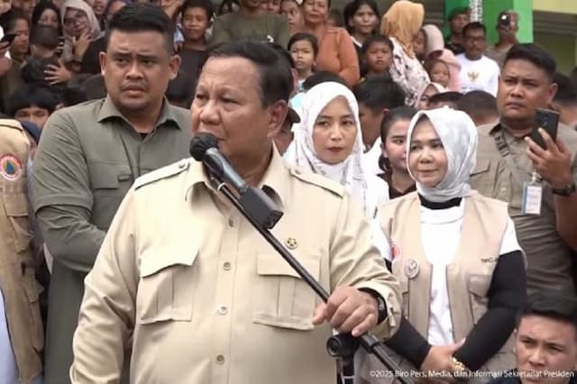 Prabowo Temui Pengungsi di Langkat, Pastikan Air Bersih dan Perbaikan Tanggul Prabowo Temui Pengungsi di Langkat, Pastikan Air Bersih dan Perbaikan Tanggul
