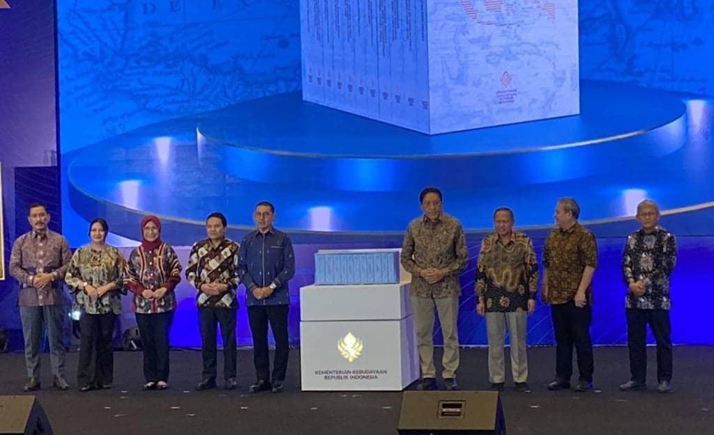 Fadli Zon Luncurkan Buku Penulisan Ulang Sejarah Indonesia, Libatkan 123 Penulis Fadli Zon Luncurkan Buku Penulisan Ulang Sejarah Indonesia, Libatkan 123 Penulis