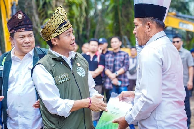 Relokasi Warga dari Tesso Nilo, Menhut: Ini Bukan Tanda Permusuhan tapi Rekonsiliasi Relokasi Warga dari Tesso Nilo, Menhut: Ini Bukan Tanda Permusuhan tapi Rekonsiliasi
