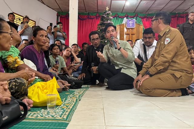 Gibran Minta Maaf ke Pengungsi Tapanuli Utara, Janji Bangun Kembali Rumah Rusak Gibran Minta Maaf ke Pengungsi Tapanuli Utara, Janji Bangun Kembali Rumah Rusak