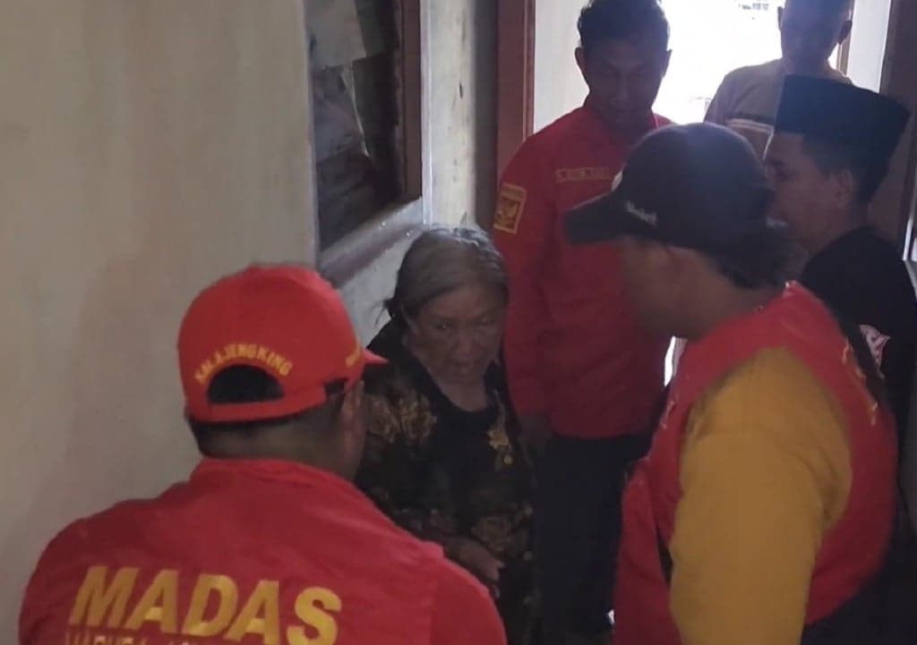 Masih Trauma, Nenek Elina Pilih Diam saat Ditemui Ormas Madas di Rumah Kos Masih Trauma, Nenek Elina Pilih Diam saat Ditemui Ormas Madas di Rumah Kos